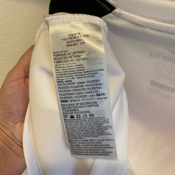 adidas & Nike Boys Set of 2 Long Sleeve T-Shirts - 6 - Picture 6 of 12